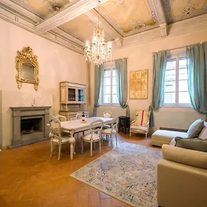 tuscan-palace-avignonesi-apartment.it-tuscanyhotel.com/